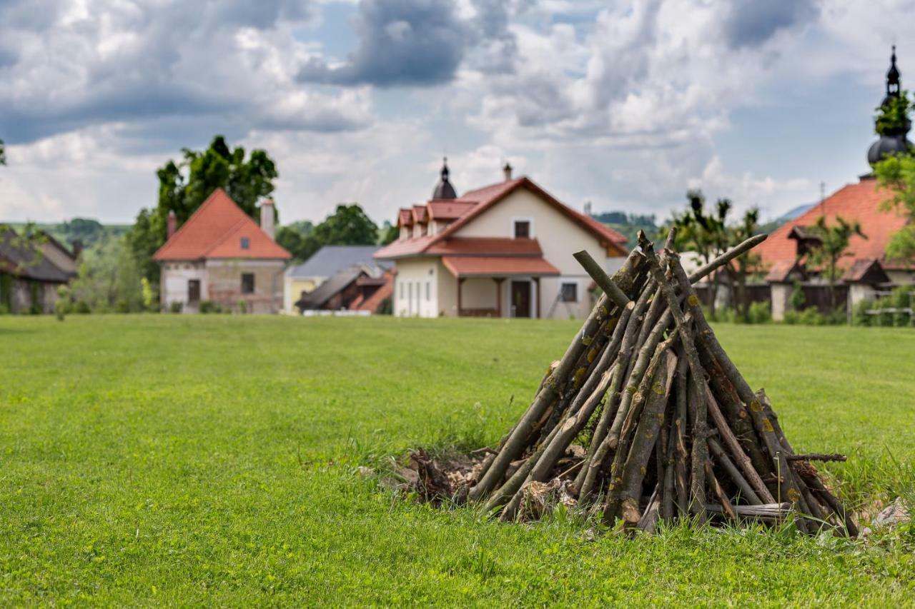 Villa Lypche Besenova Ngoại thất bức ảnh